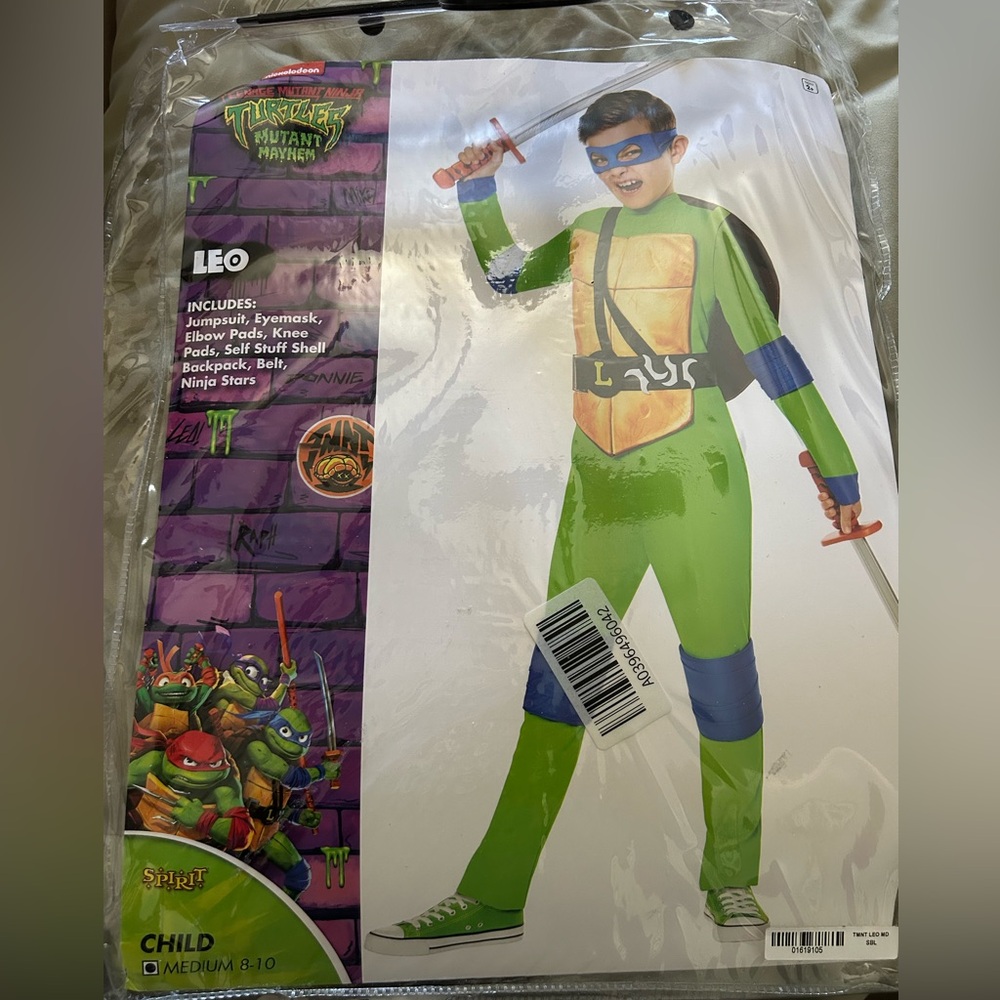 Spirit Halloween kids Leonardo costume size Medium (8-10)